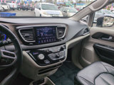 Used 2018 Chrysler Pacifica Touring-L image 4