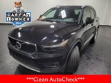 Used 2022 Volvo XC40 T4 Momentum image 4