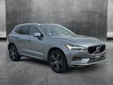 Used 2019 Volvo XC60 T5 Momentum w/ Multimedia Package image 3