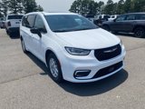 New 2025 Chrysler Pacifica Select image 3