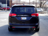 Used 2019 Chrysler Pacifica Touring-L image 6