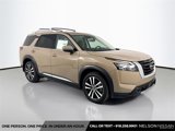 New 2025 Nissan Pathfinder Platinum image 3