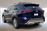 Used 2023 Toyota Highlander Platinum image 2