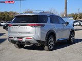 New 2025 Nissan Pathfinder Platinum image 3