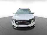 Used 2024 GMC Terrain SLT image 2