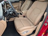 Certified 2025 Porsche Macan image 5
