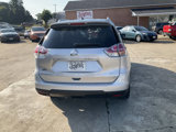 Used 2015 Nissan Rogue SV image 4