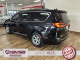 Used 2023 Chrysler Pacifica Limited image 3
