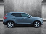 Used 2022 Volvo XC40 T5 Momentum image 4