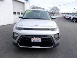 Used 2021 Kia Soul LX image 2