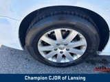 Used 2015 Chrysler Town & Country Touring image 2