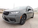 New 2025 Chrysler Pacifica Limited image 4