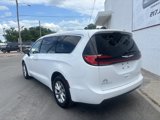 New 2025 Chrysler Pacifica Select image 5