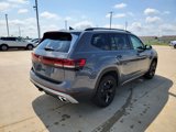New 2025 Volkswagen Atlas Peak Edition SE image 3