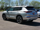 New 2025 Mitsubishi Outlander SE image 2