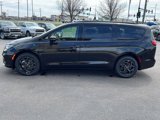 New 2025 Chrysler Pacifica Premium image 4