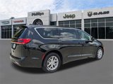 Used 2024 Chrysler Pacifica Touring-L image 3