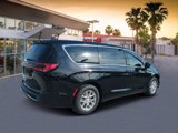 New 2025 Chrysler Pacifica Select image 3