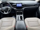 Used 2023 Ford Explorer Limited image 5
