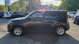 Used 2021 Kia Soul S image 2