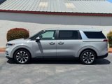 Used 2022 Kia Carnival EX image 3