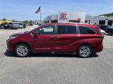 New 2025 Toyota Sienna Limited image 2