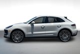 Certified 2025 Porsche Macan image 2