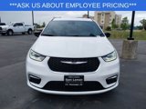 New 2025 Chrysler Pacifica Select w/ Uconnect Theater Family Group image 4