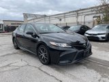 Used 2022 Toyota Camry SE image 2