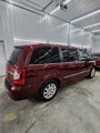 Used 2014 Chrysler Town & Country Touring image 4