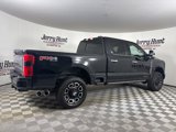 Used 2024 Ford F250 4x4 Crew Cab Super Duty image 4