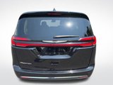Used 2024 Chrysler Pacifica Touring-L image 5