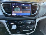 Used 2021 Chrysler Pacifica Touring-L image 5