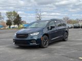 New 2025 Chrysler Pacifica Select image 2