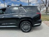Used 2023 Hyundai Palisade Calligraphy image 4