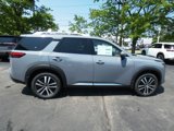 New 2025 Nissan Pathfinder Platinum image 2