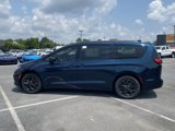New 2025 Chrysler Pacifica Select image 4