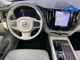 Used 2022 Volvo XC60 B5 Momentum image 3