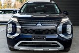 New 2025 Mitsubishi Outlander SEL image 2