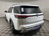 New 2025 Nissan Pathfinder Platinum image 6