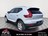 Used 2022 Volvo XC40 T5 Momentum image 3