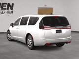 New 2025 Chrysler Pacifica Select image 5