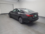 Used 2023 Nissan Altima 2.5 SV image 3