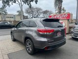 Used 2019 Toyota Highlander XLE w/ Carpet Mat Package (TMS) image 4