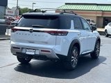 New 2025 Nissan Pathfinder Platinum image 3