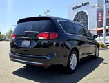 Used 2020 Chrysler Pacifica Touring image 4