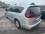Used 2023 Chrysler Pacifica Touring-L image 4