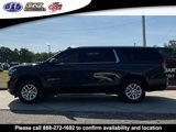 Used 2023 Chevrolet Suburban LT w/ Luxury Package image 4