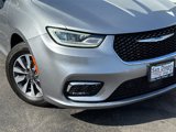 Certified 2021 Chrysler Pacifica Touring-L image 3