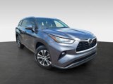 Used 2020 Toyota Highlander XLE image 2